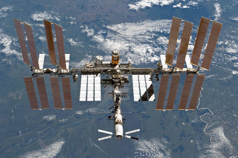 ISS Set To Replace Its Ancient Printer With SpaceX’s Help