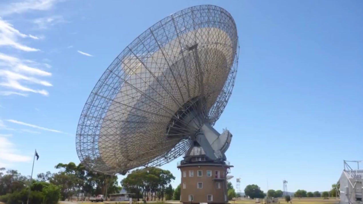 aliens CSIRO Parkes Radio Telescope