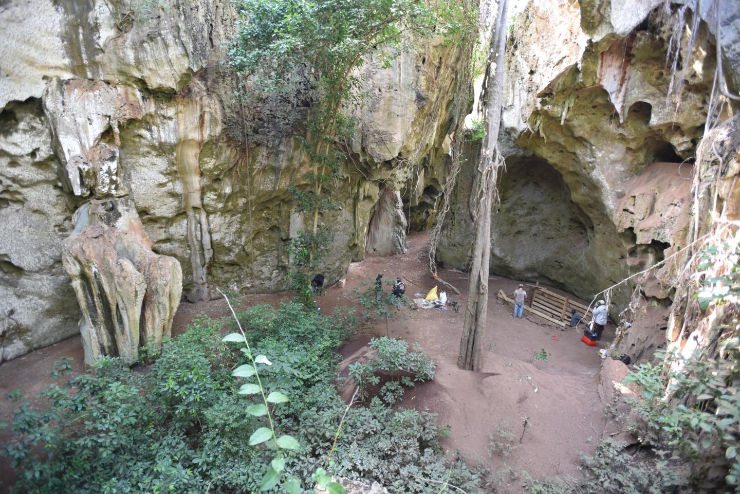 Panga ya Saidi Cave