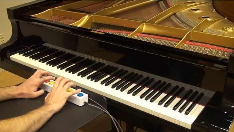 AI-Powered Piano Genie Lets Users Practice Piano
