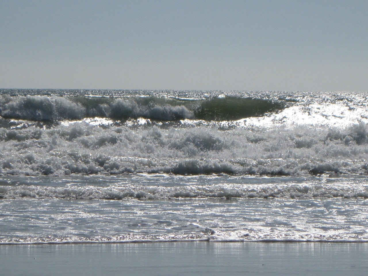 Warmer Ocean Temperatures Making Waves Stronger