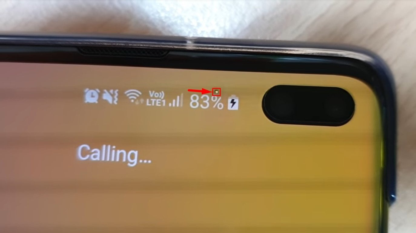 Galaxy S10 blinking pixel