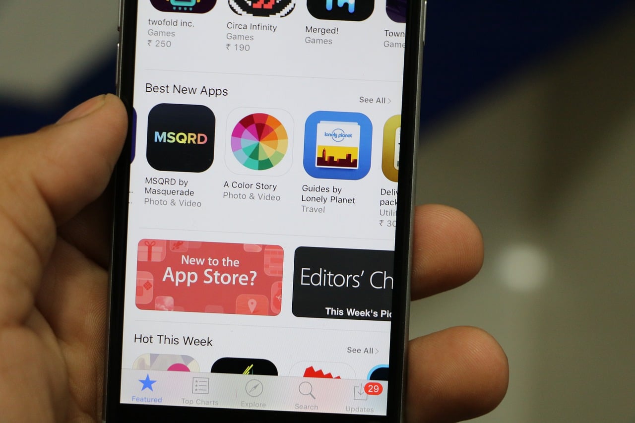 Apple App Store vs Google Play Store Consumer Spending Comparison