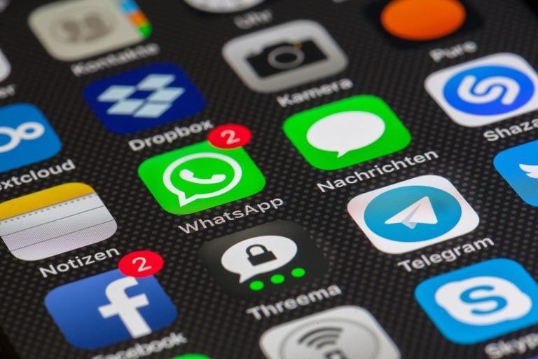 How to enable dark mode on WhatsApp Web right now
