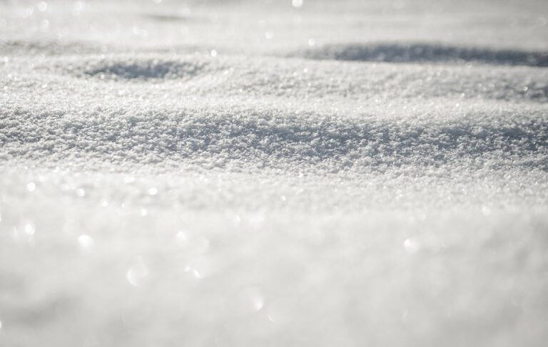 White House snow tweet triggers mocking responses White House snow tweet triggers mocking responses