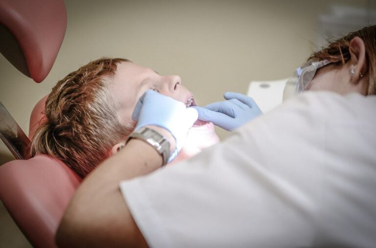 64 percent of patients prefer a female dentist