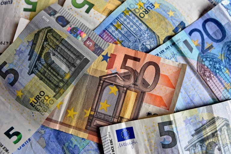 The Euro Drops To A 5 Year Low As Energy Supply Shortage Looms Over EU Economy