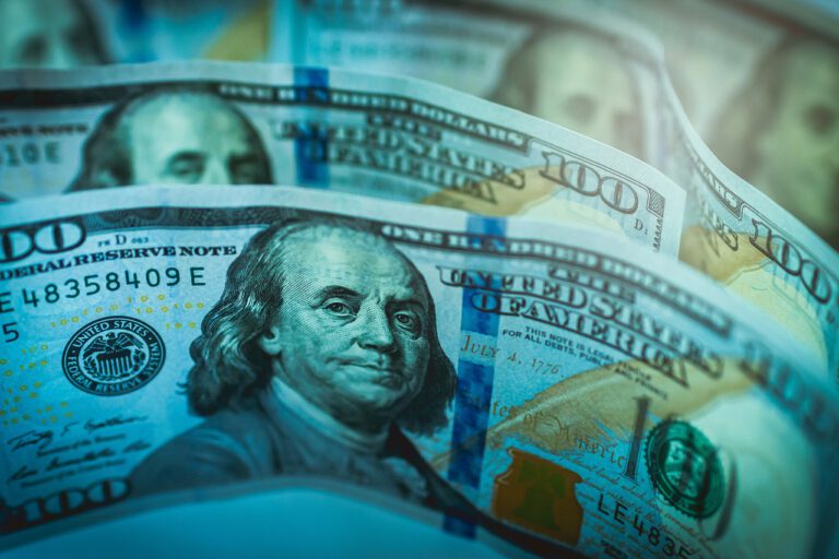 Americans Run Out Of Money 8.89 Days After Payday – New Research Americans Run Out Of Money 8.89 Days After Payday – New Research
