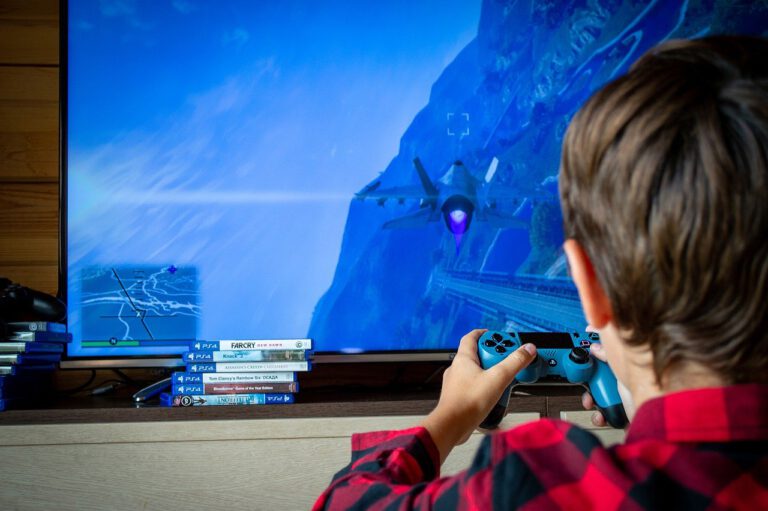 China Ban Minors From Playing Video Games