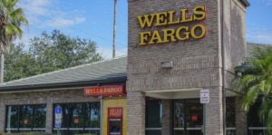 wells fargo routing number near