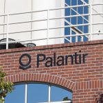 is palantir stock overvalued?