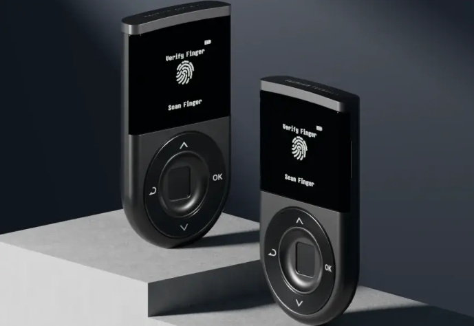 D'CENT Wallet's design is reminiscent of old-school MP3 players, such as the iPod
