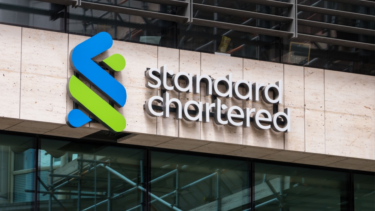 Standard Chartered Becomes First Big Bank to Offer Bitcoin and Ethereum Spot Trading