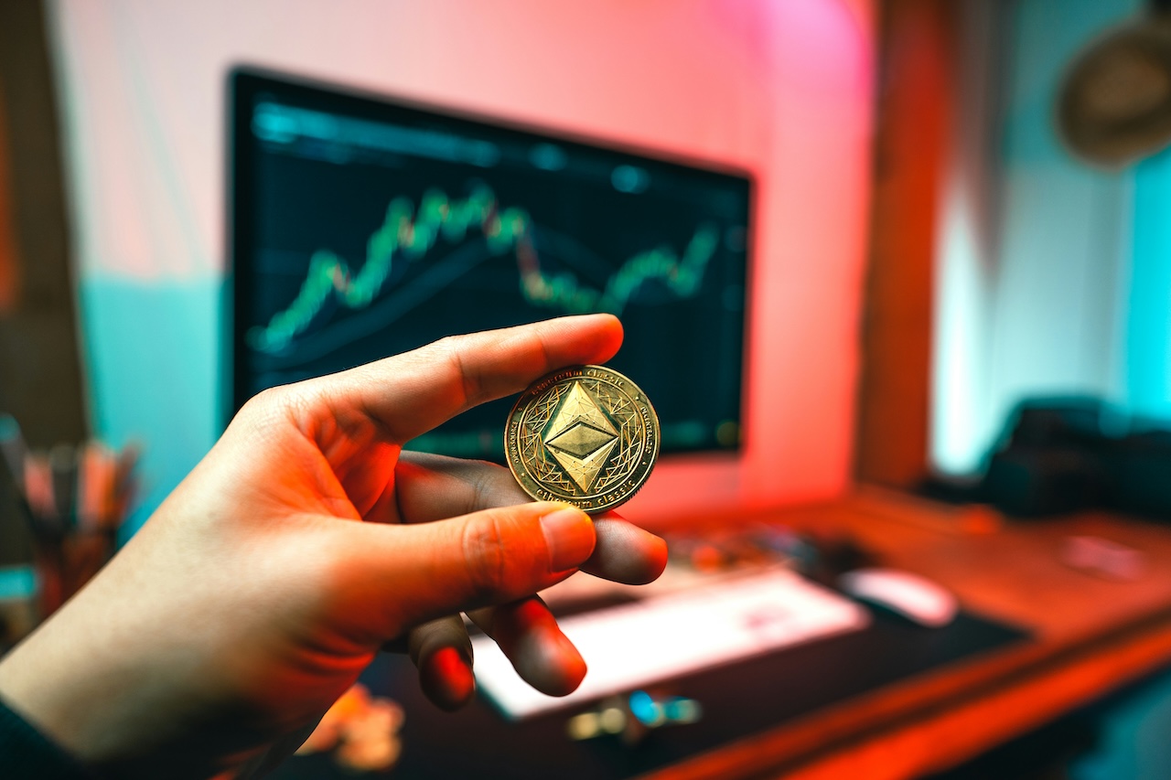 Massive Ethereum Rally Pushes Overall Crypto Market Cap to Record $4+ Trillion