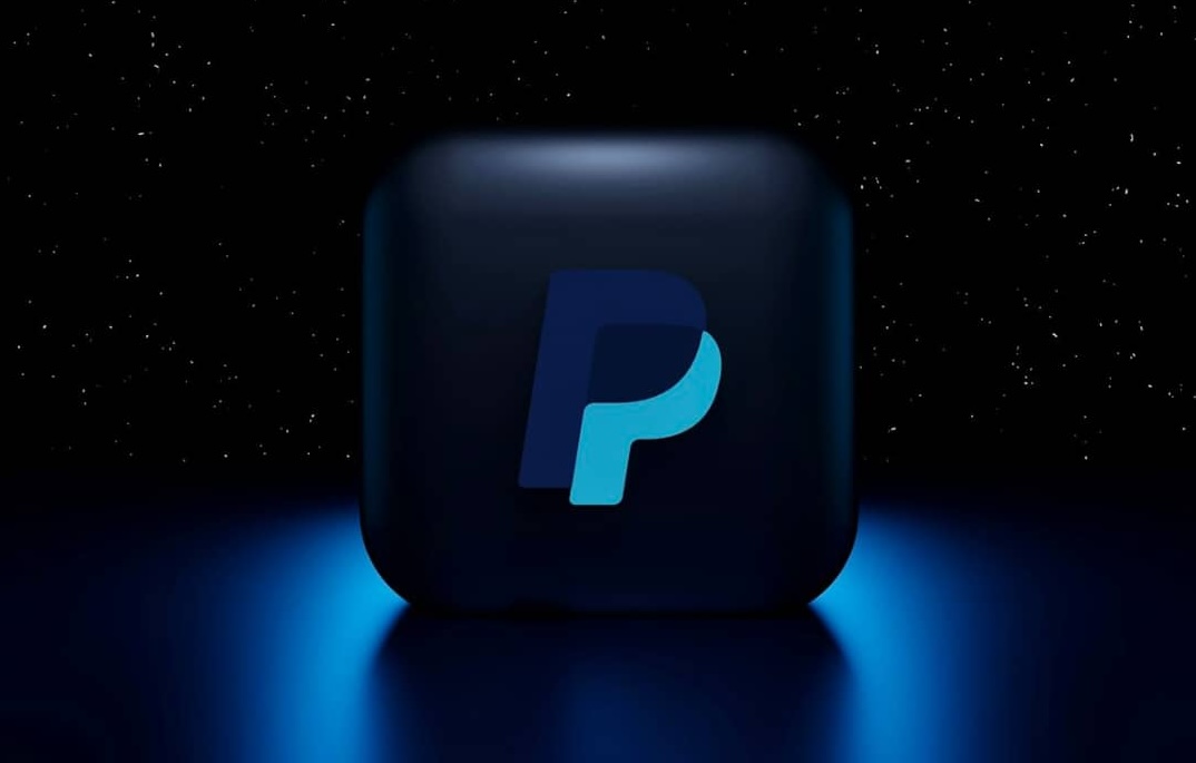 An image of the PayPal logo. PayPal will now allow users to send crypto through email or text.
